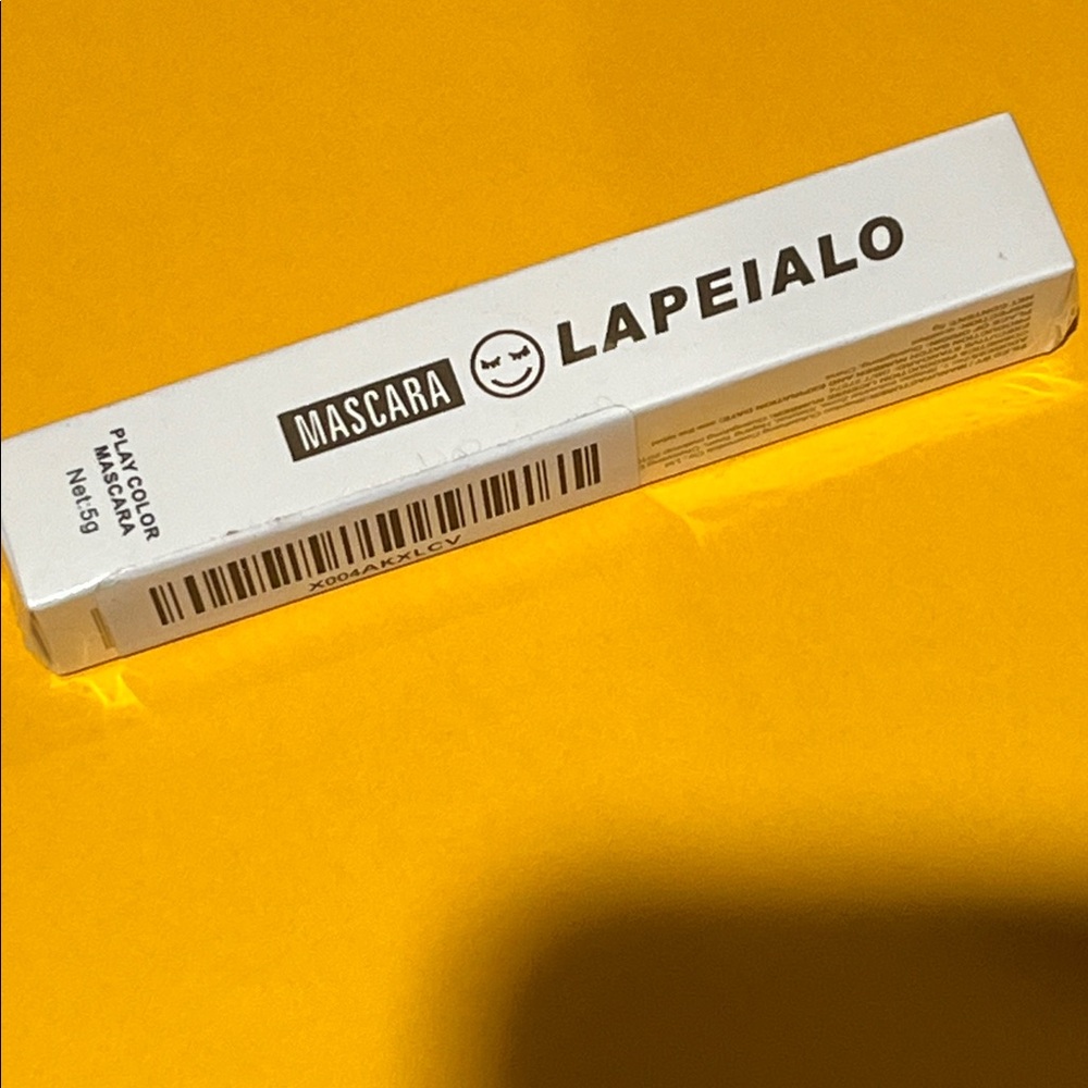 Lapeialo Mascara in White Box color purple